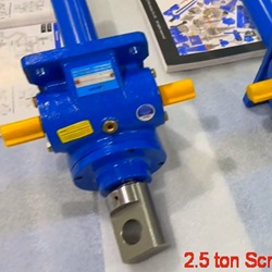 Машинный винтовой домкрат грузоподъемностью 2,5 тонны - JTW-2.5T - Подъемное устройство с платформой