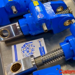 obeng - dudukan motor dan gimbal - alas trunnion